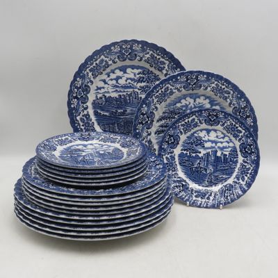 Set of 42 olde Country Castles British Anchor porcelain set. Made in England - Ironstone