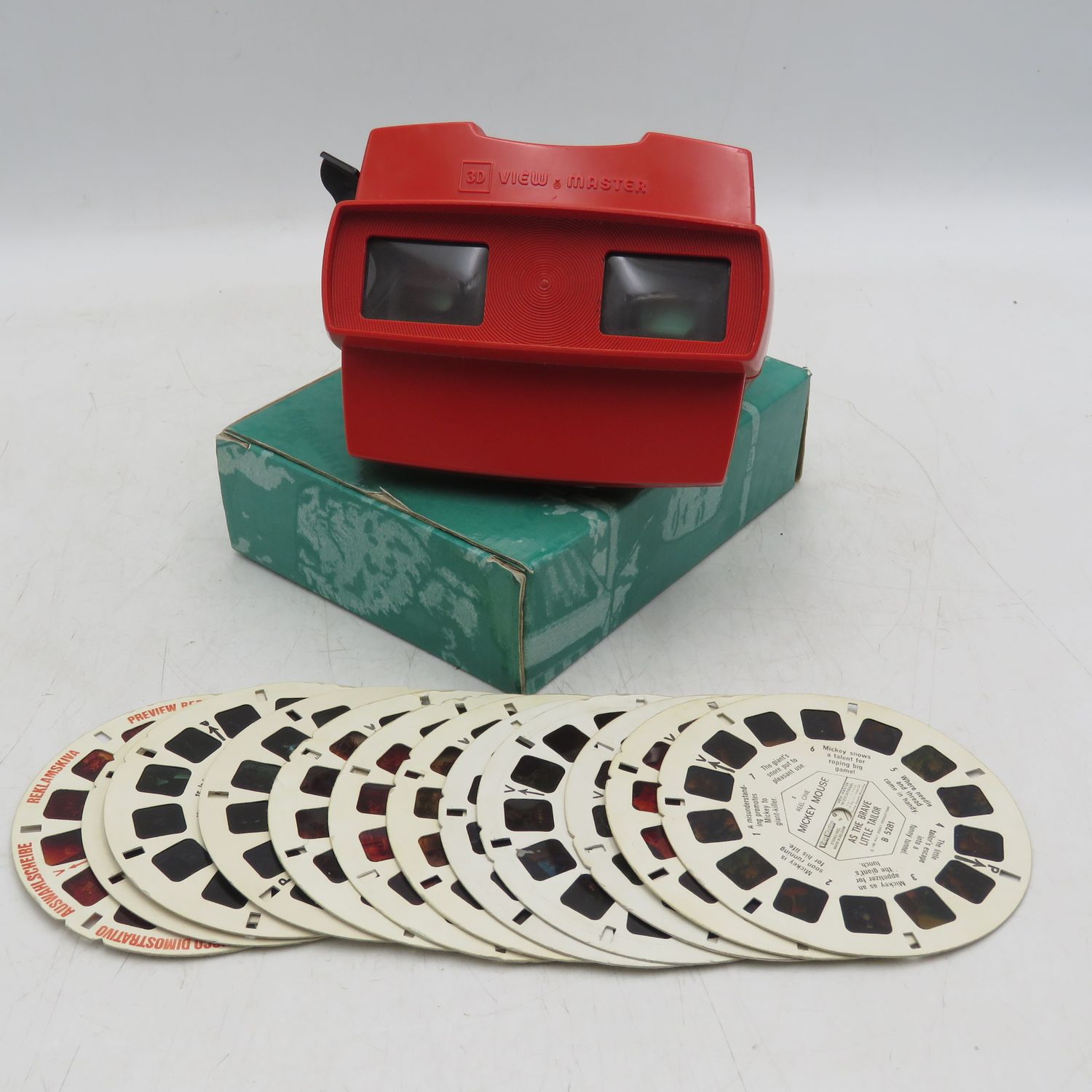 Vintage 3D View-master viewer with reels