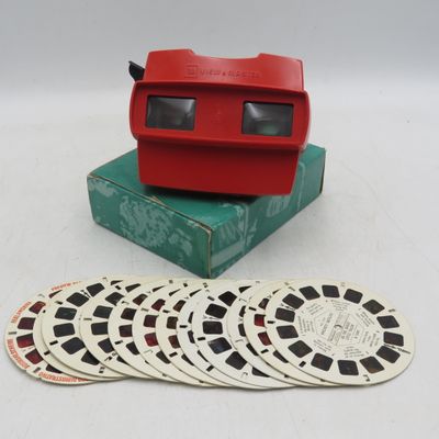 Vintage 3D View-master viewer with reels