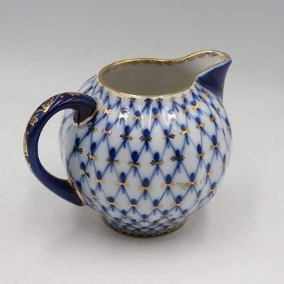 Lomonosov Russia porcelain Tulip Cobalt net creamer jug