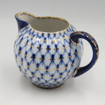 Lomonosov Russia porcelain Tulip Cobalt net creamer jug