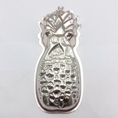 Vintage Pineapple shaped jelly mold