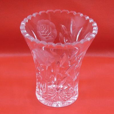 Vintage crystal glass flower vase - height 15.5cm