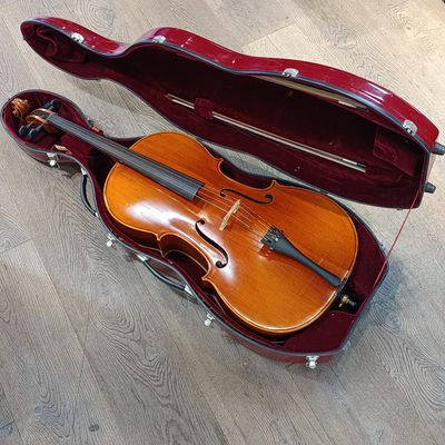 Music Peyer (2004) 4/4 size student cello in hard case with 2 bows