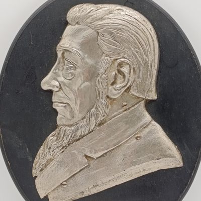 Antique Paul Kruger ZAR metal plaque on wooden base