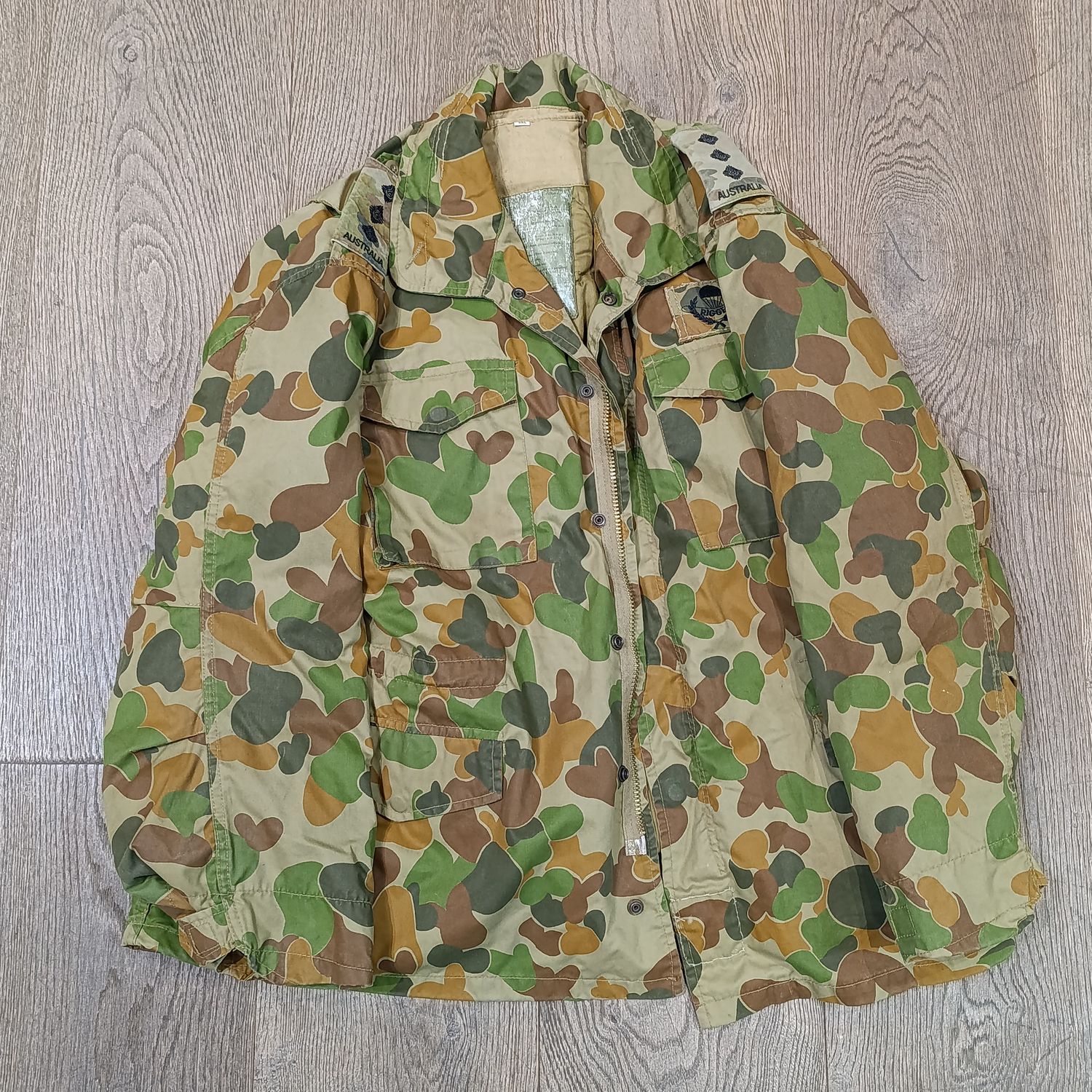 Australian Army bunny camo jacket with inner and Parachute rigger badge - marked 3XL