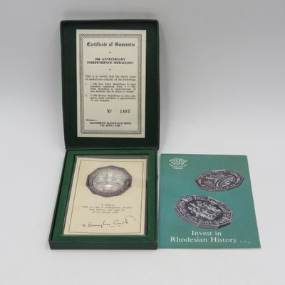 Rhodesia fine silver history medallion of 62 grams - in original slab