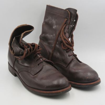 Pair of SADF Army leather boots - size 9.5