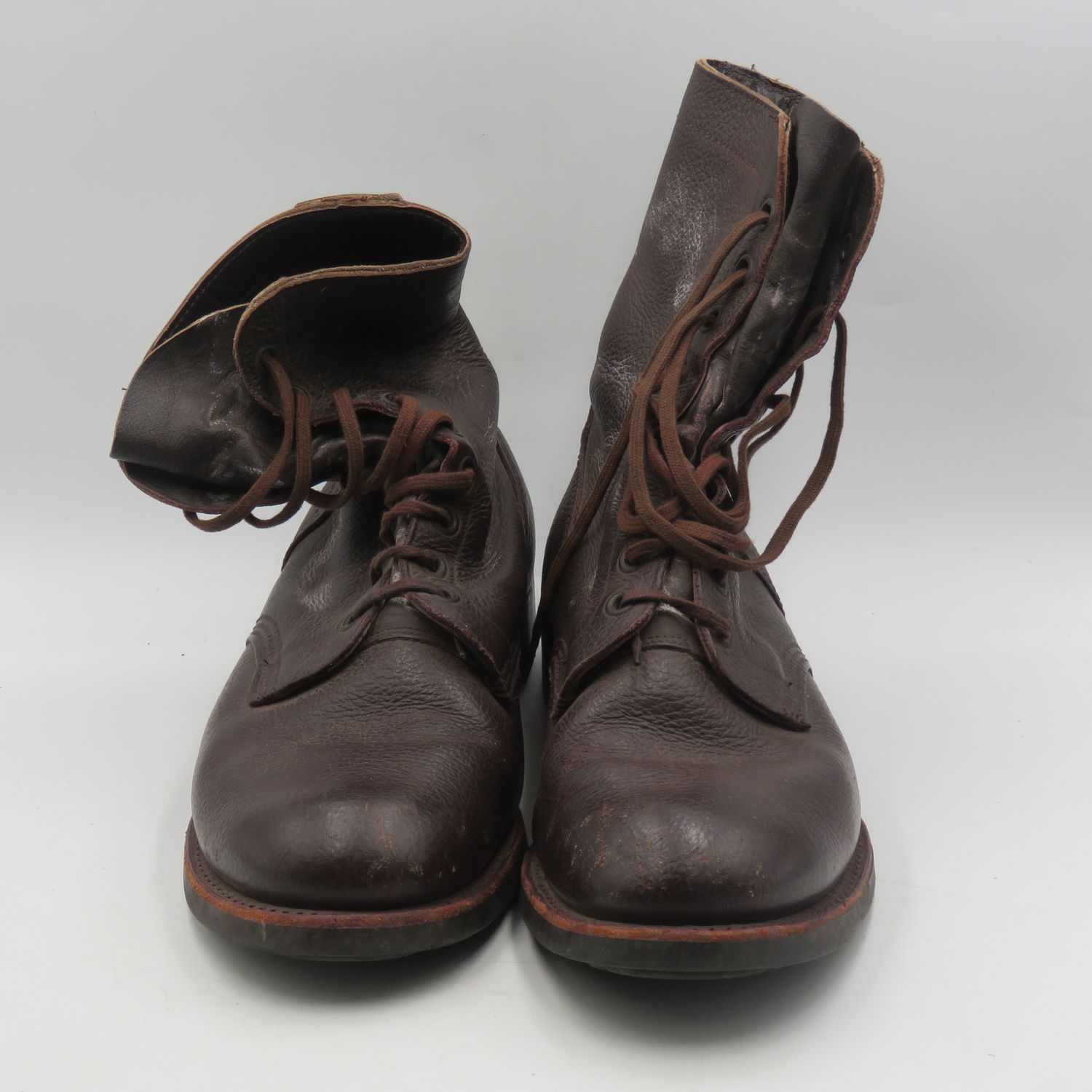 Pair of SADF Army leather boots - size 9.5