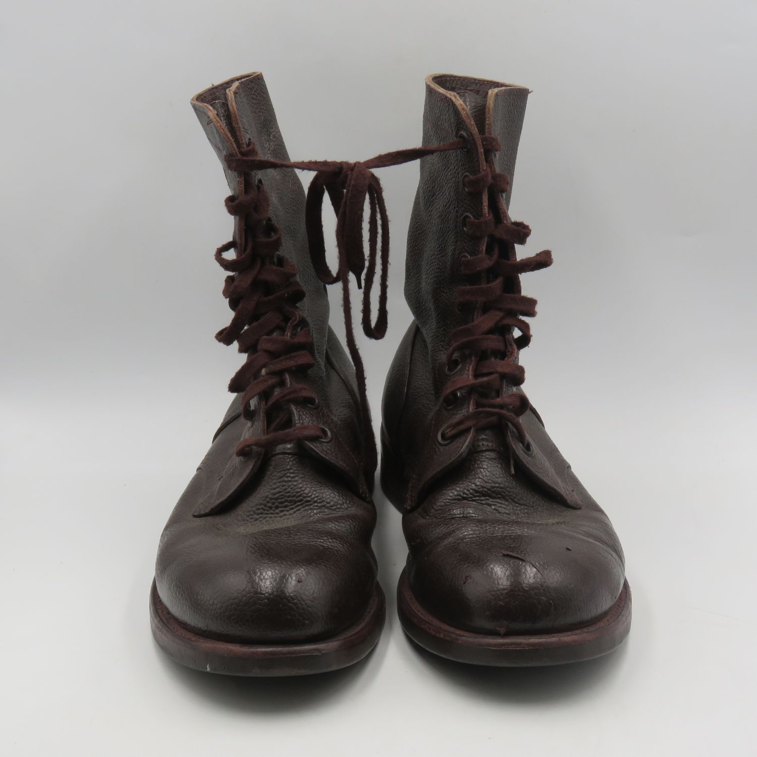 Pair of SADF Army leather boots - size 9.5