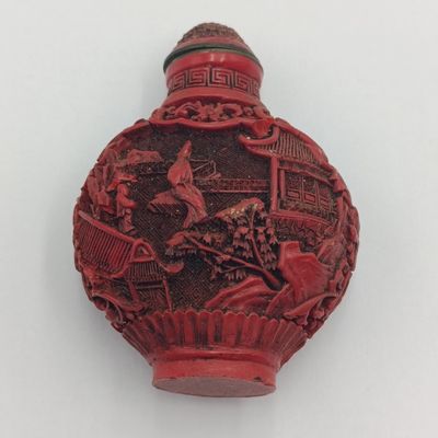 Chinese red Cinnabar Lacquer snuff bottle
