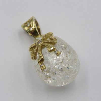 18kt gold crystal ball pendant - weighs 8,6g