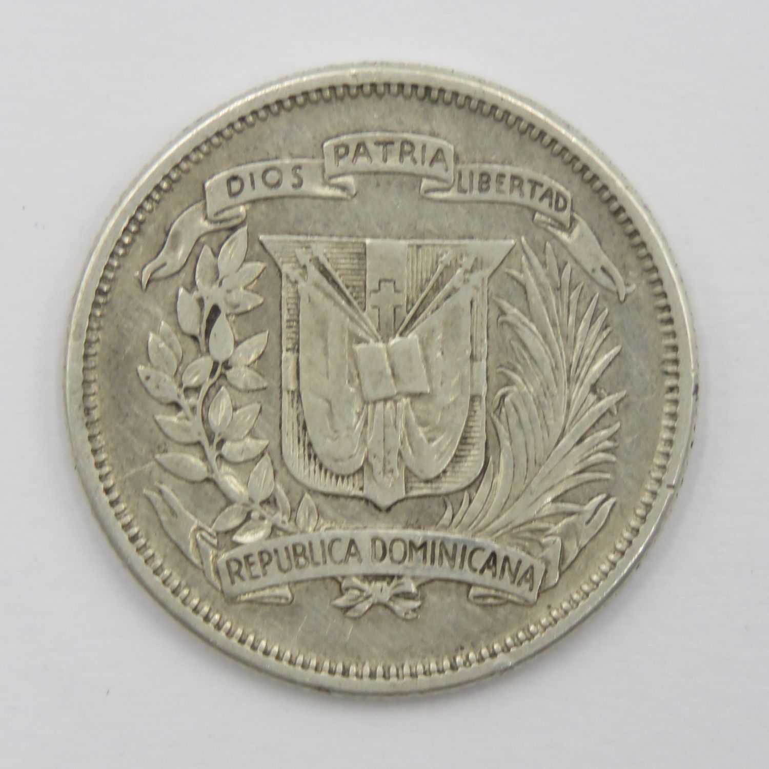 Dominican Republic 1947 silver 25 Centavos XF