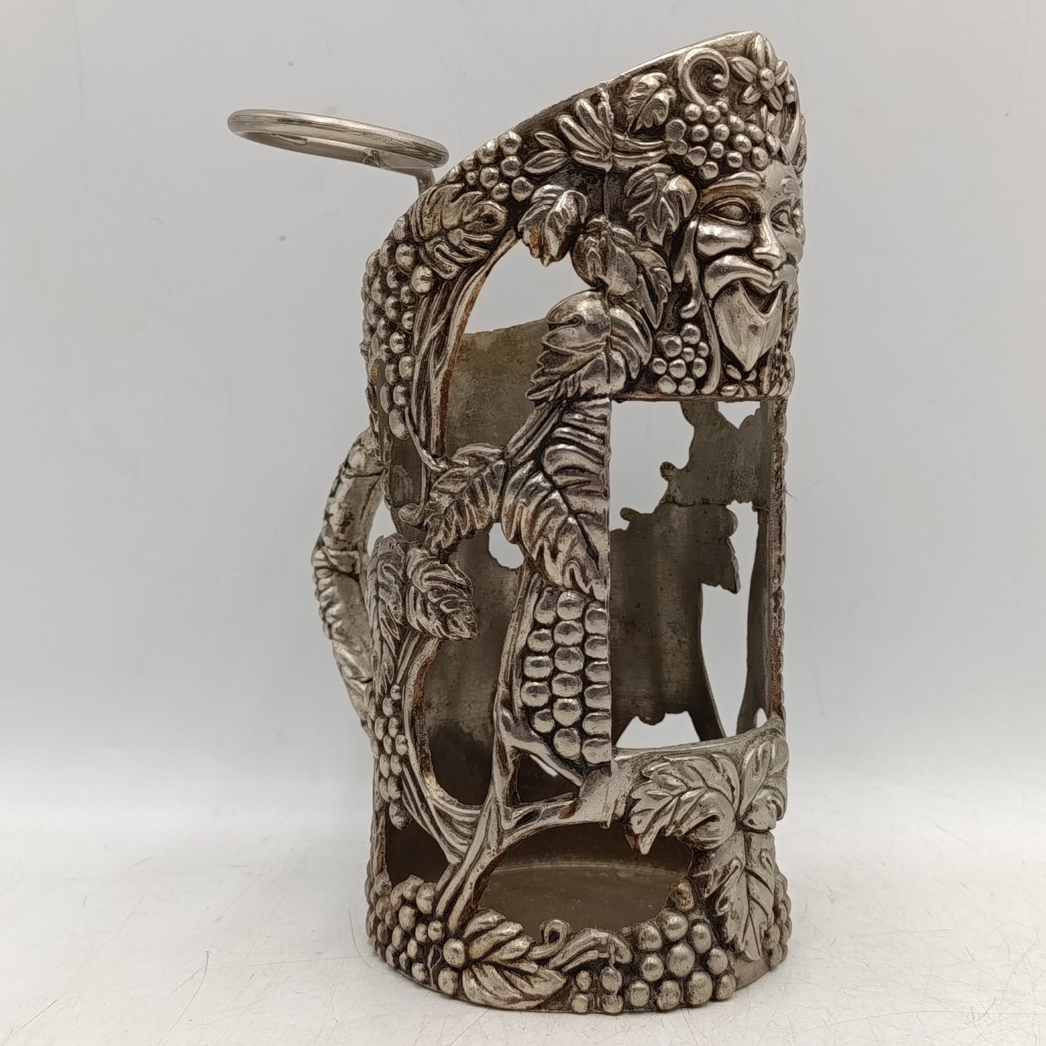Vintage wine bottle holder / pourer