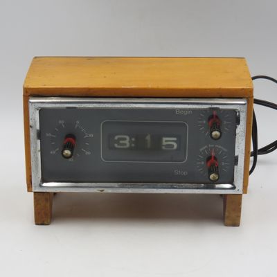 Vintage Electrical Oven flip clock in wooden case - working