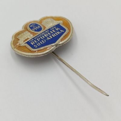 1961 Republic of South Africa pin badge