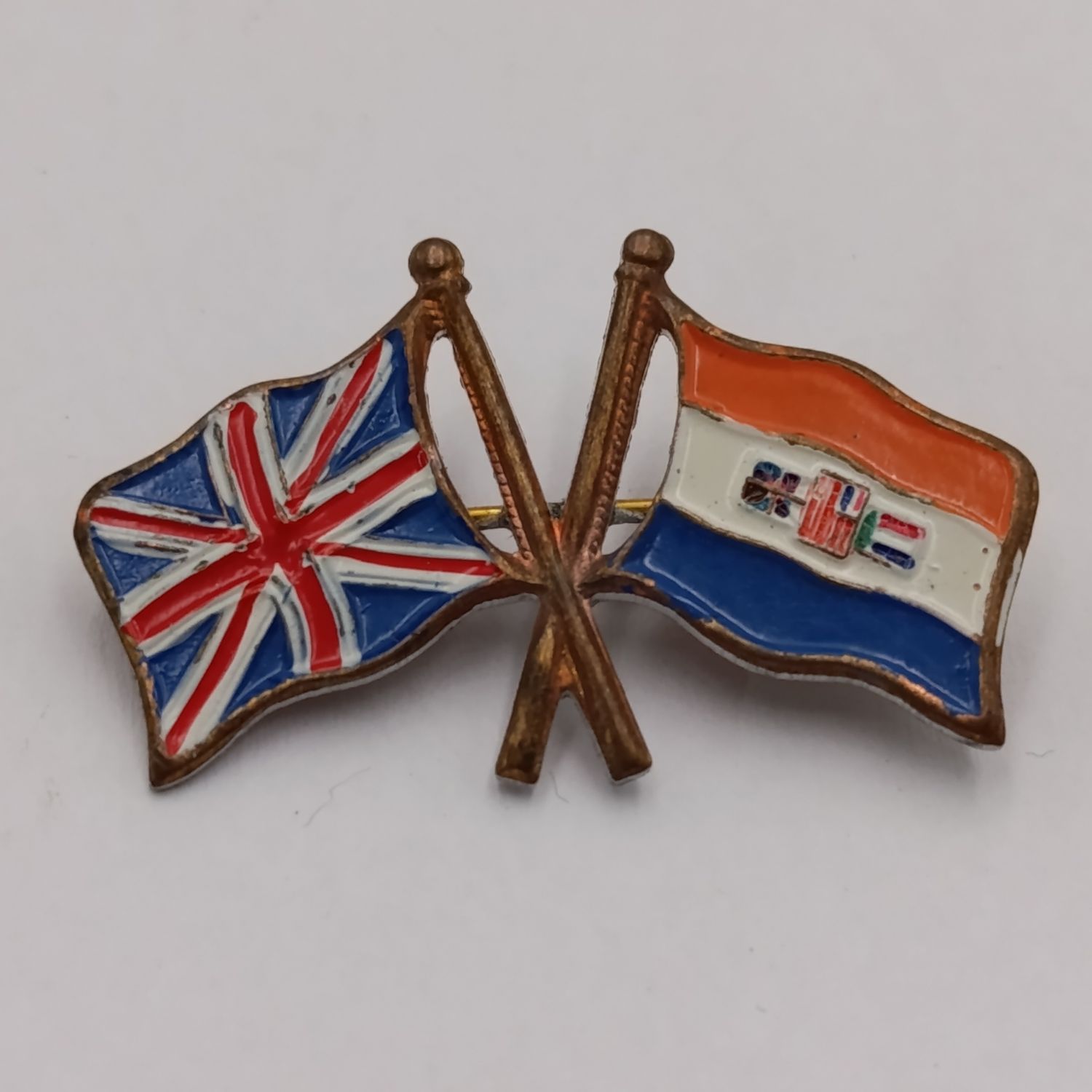 UK/South Africa old friendship pin badge