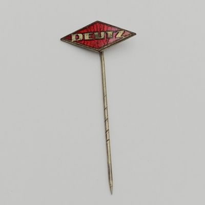 Vintage Deutz pin badge enameling intact