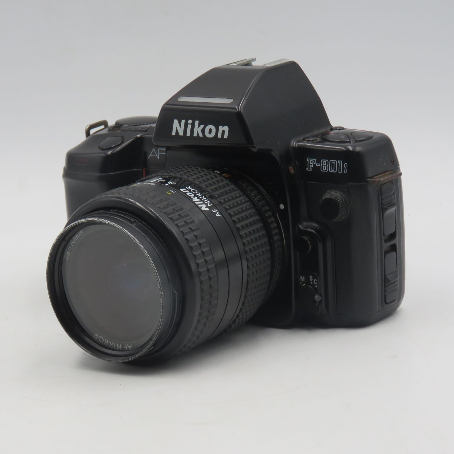 Nikon F801s 35mm camera with 28-70mm lens - working
