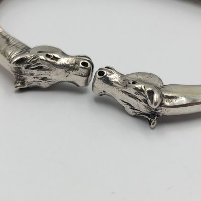 Beautiful Sterling silver Horse head bangle - weighs 33.5 grams