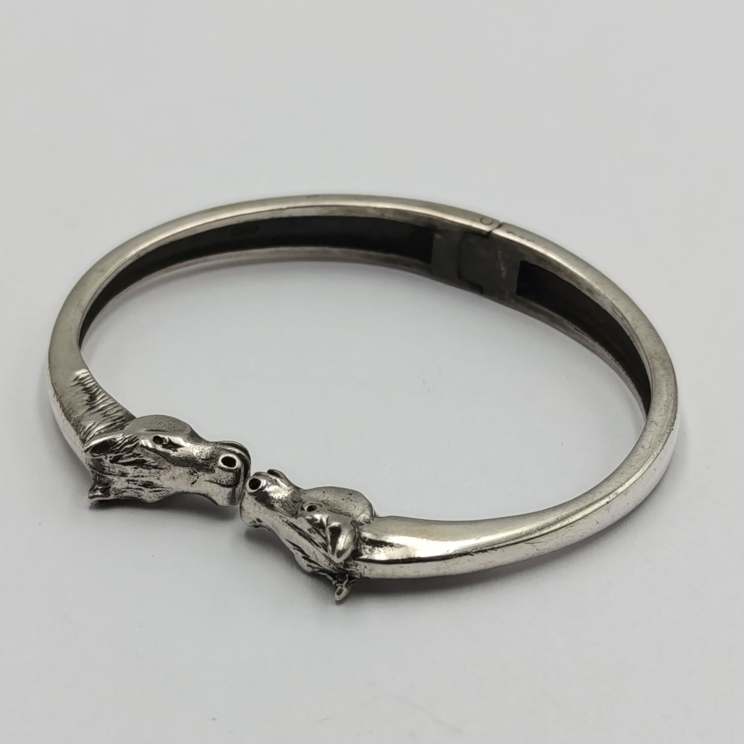 Beautiful Sterling silver Horse head bangle - weighs 33.5 grams