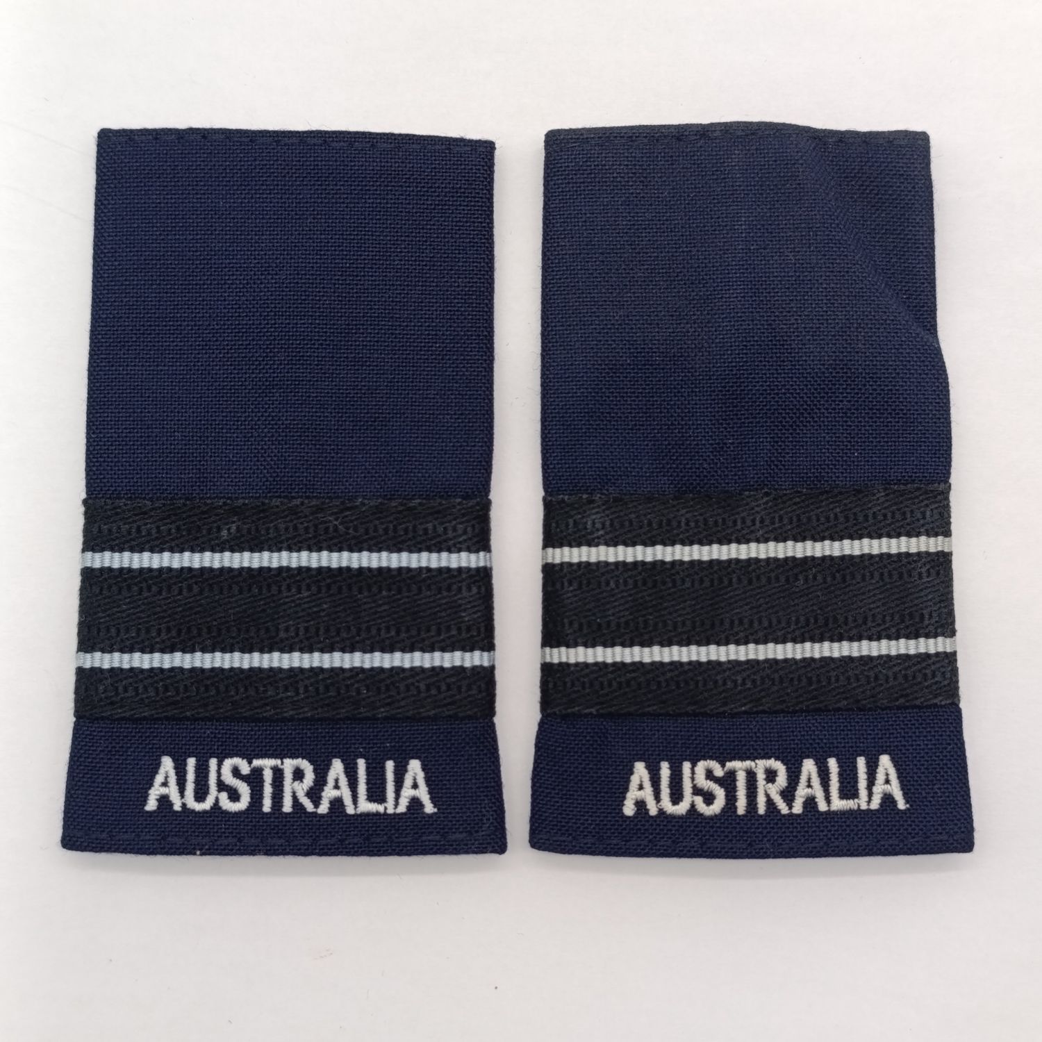 Pair of Australian Air Force Flight Lieutenant rank epaulettes
