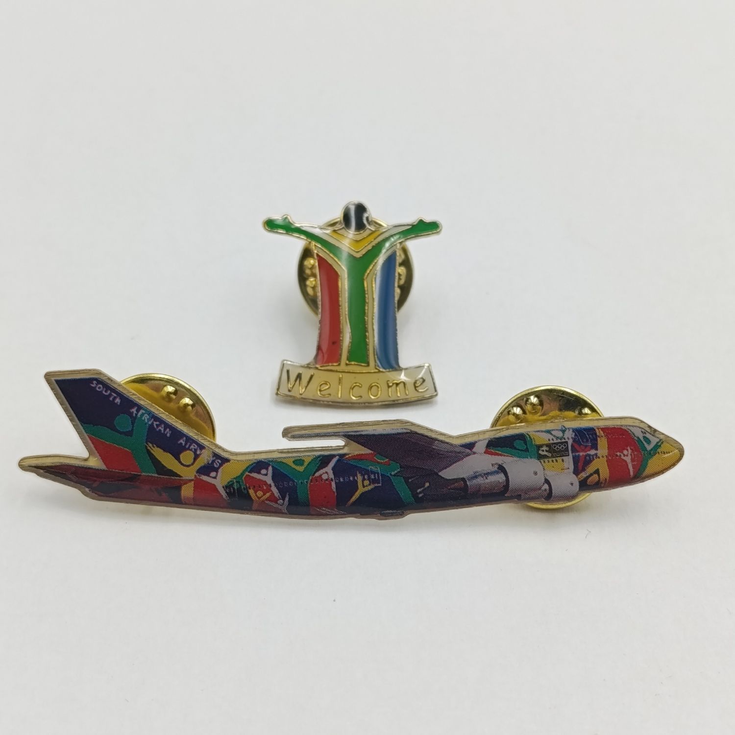 Pair of SA Airways traveller pin badges
