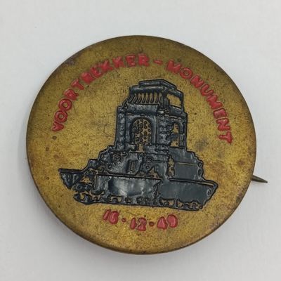 Vintage Voortrekker-Monument 1949 commemorative pin badge
