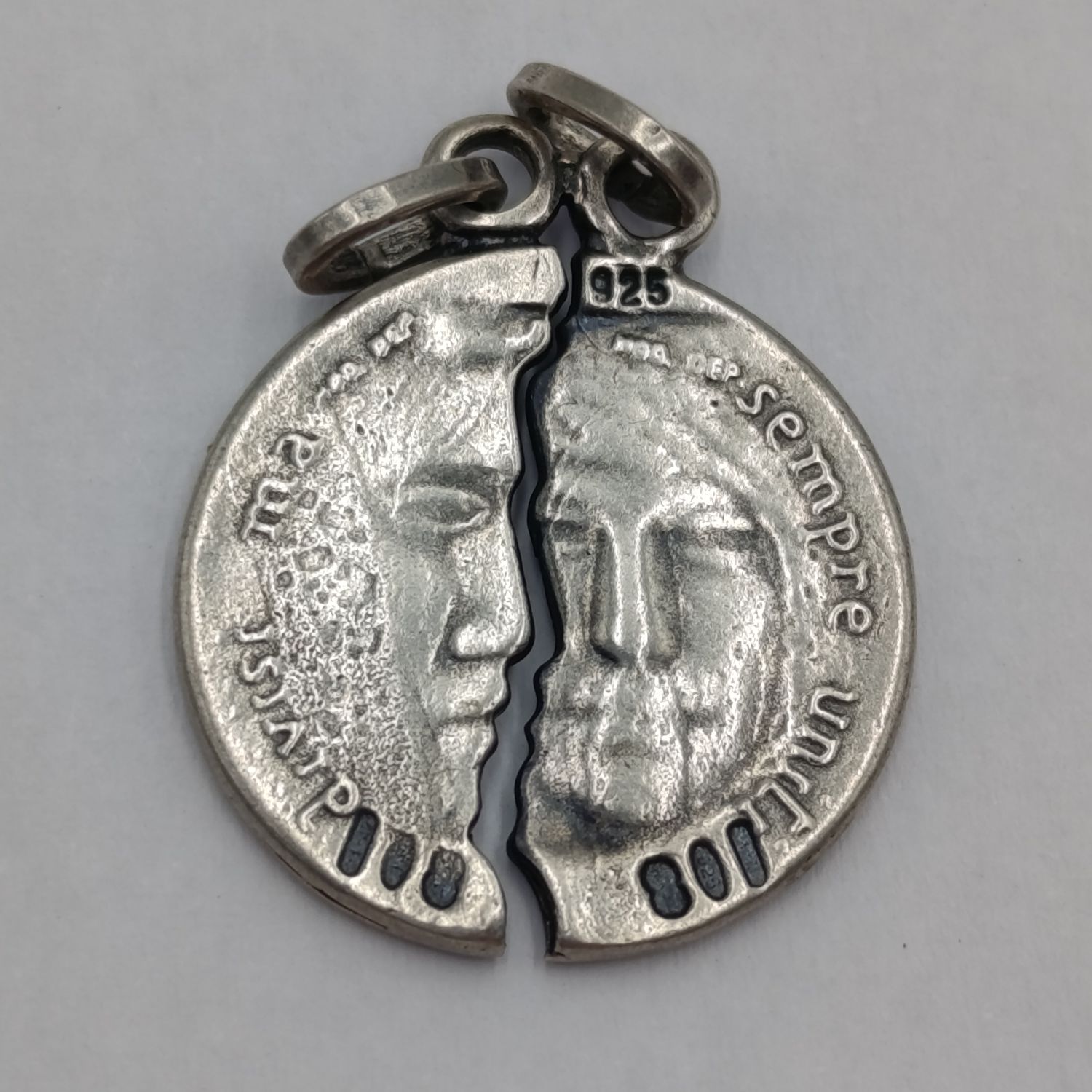 Sterling silver double face pendant - weight 4 grams