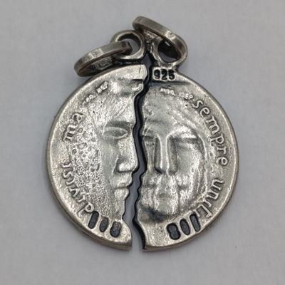 Sterling silver double face pendant - weight 4 grams