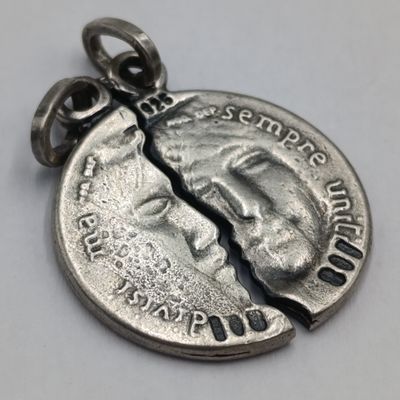 Sterling silver double face pendant - weight 4 grams
