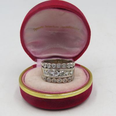 18kt White Gold diamond ring with 20 diamonds of 1.93ct in total - weighs 18.44 grams - size R