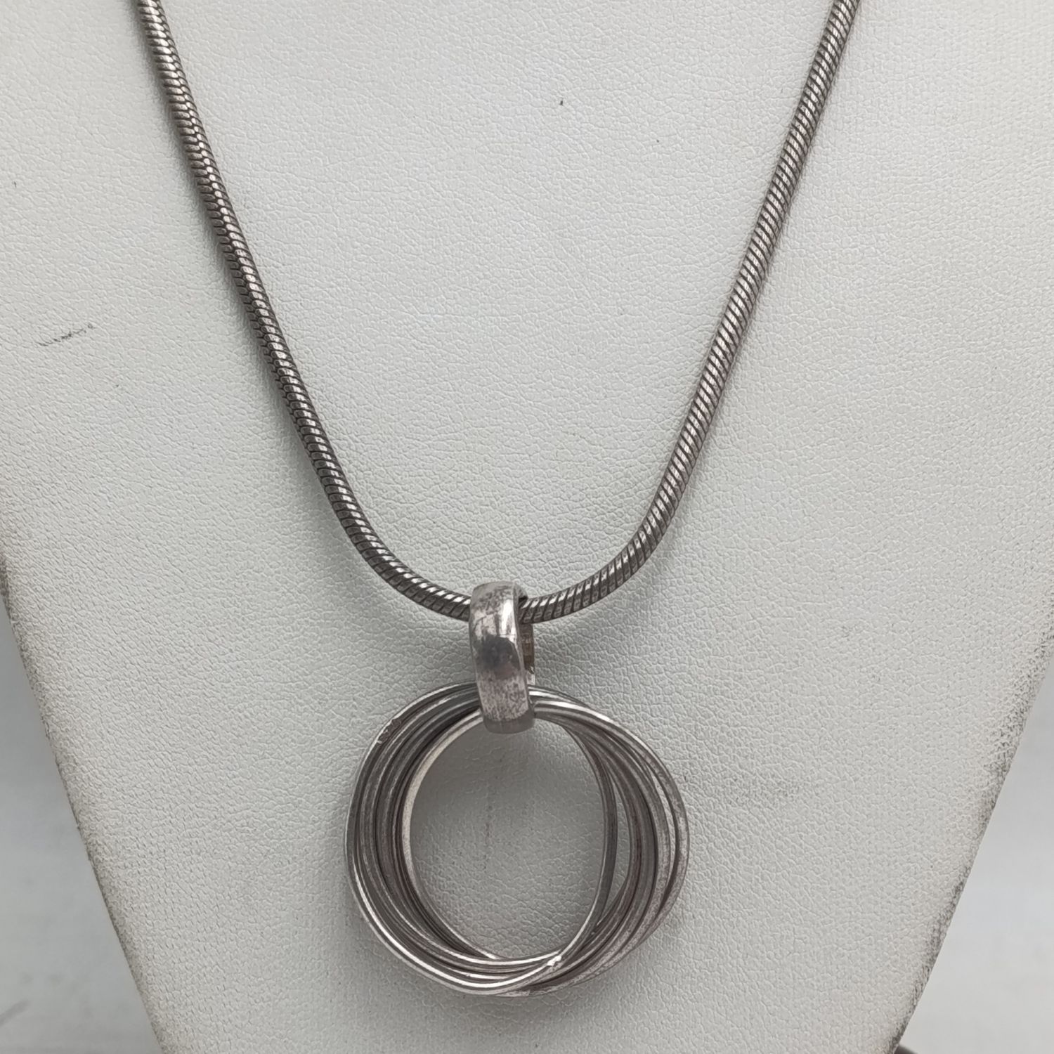 Sterling silver Italian necklace with pendant - weight 23.9 grams