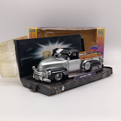 Jada LowRider Series 1951 Chevy pickup model car truck - scale 1/24