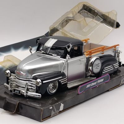 Jada LowRider Series 1951 Chevy pickup model car truck - scale 1/24