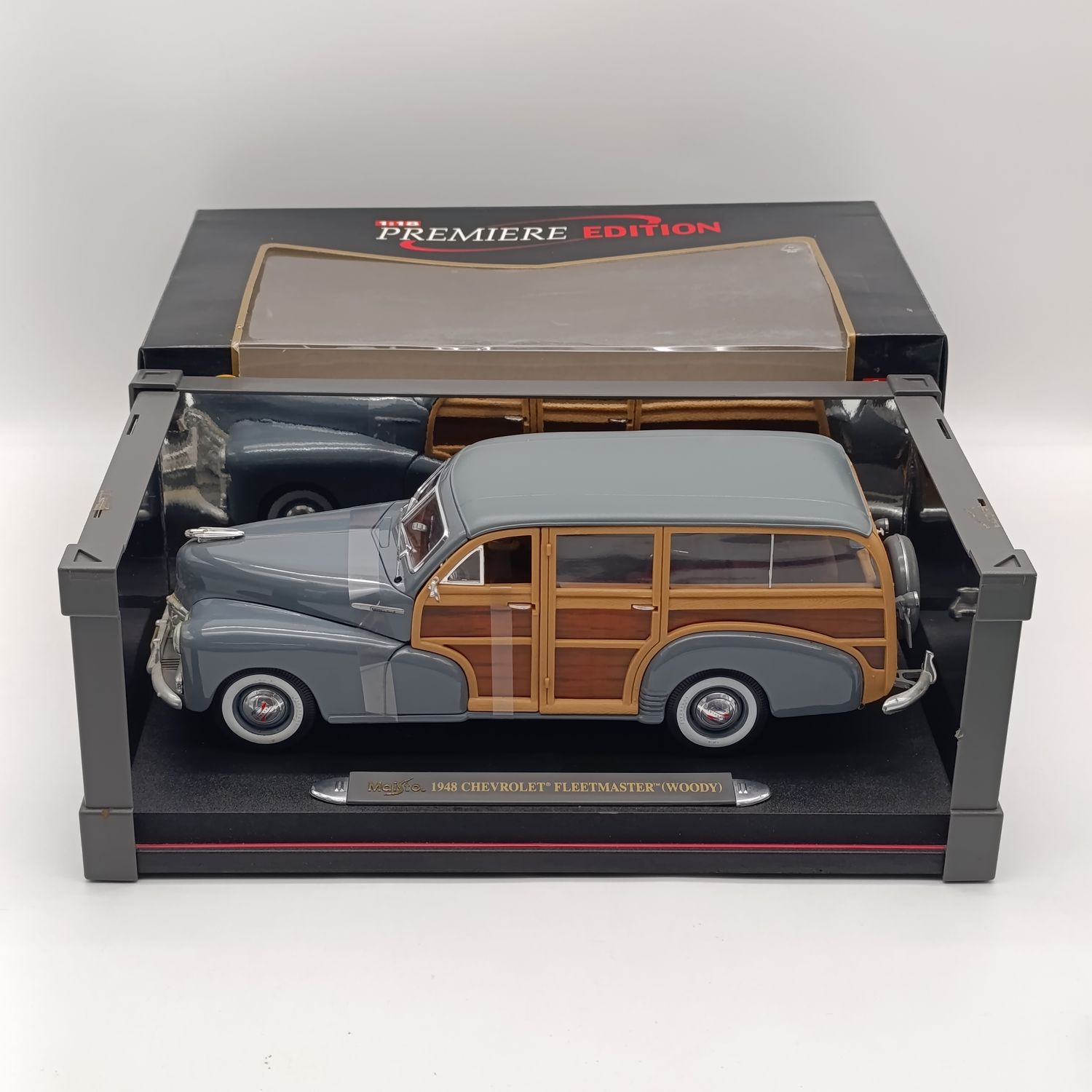 Maisto 1948 Chevy Fleetmaster Woody die-cast model car in box - scale 1/18