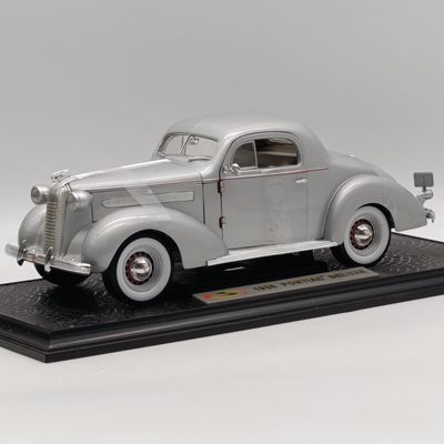 1936 Pontiac Deluxe Signature Models die-cast model car - scale 1/18