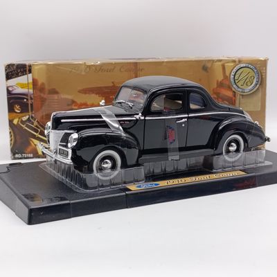 MotorMax 1940 Ford Coupe die-cast model car - scale 1/18