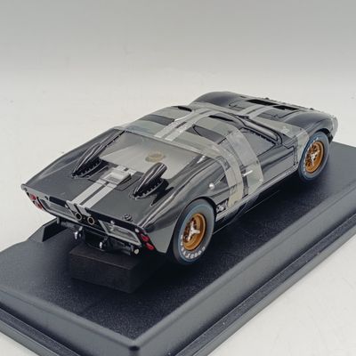 Shelby Collectibles 1966 Ford GT-40 MKII die-cast model car - scale 1/18