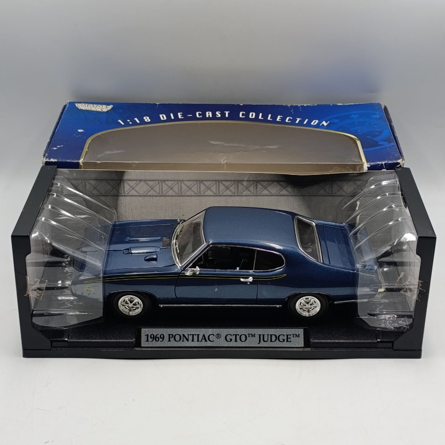 MotorMax 1969 Pontiac GTO Judge die-cast model car - scale 1/18