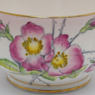 Royal Albert Wild Rose porcelain sugar bowl