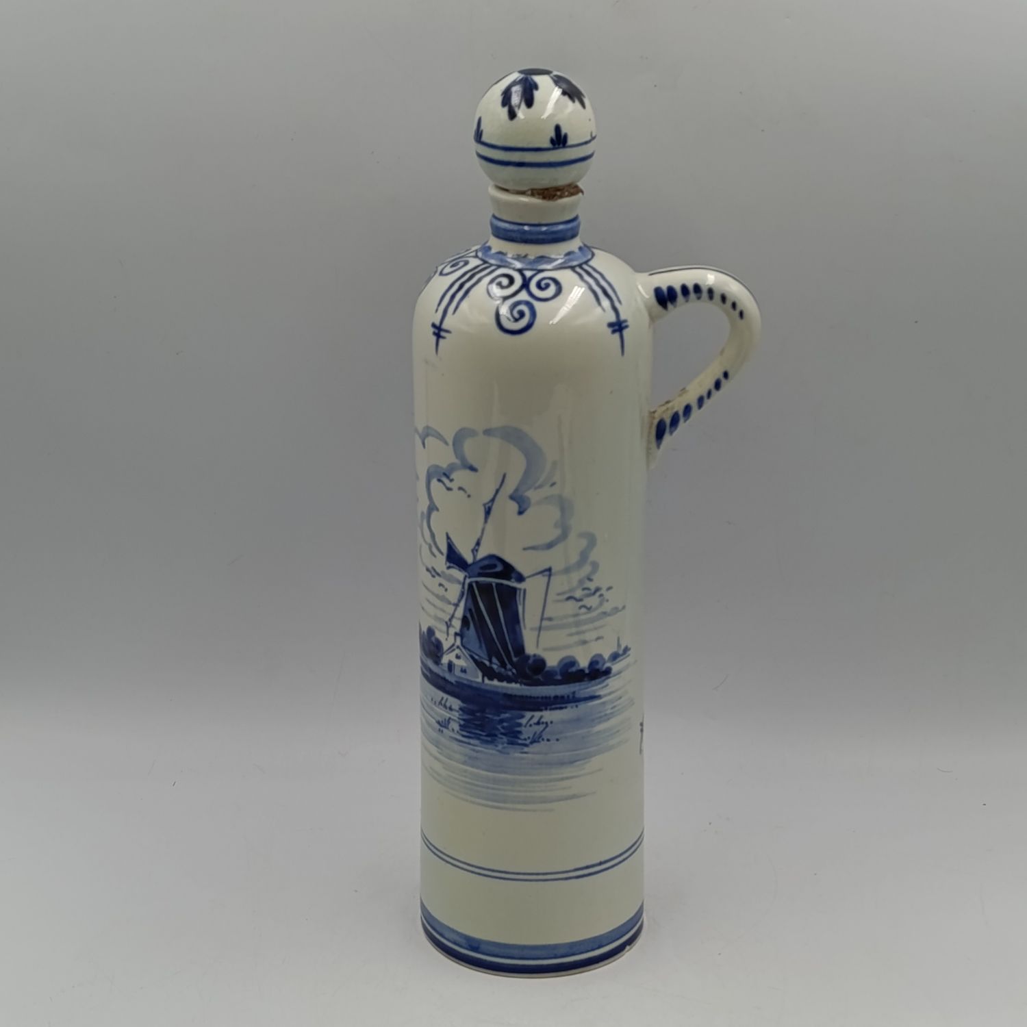 De Kuyper Distilleries Delft porcelain liquor decanter