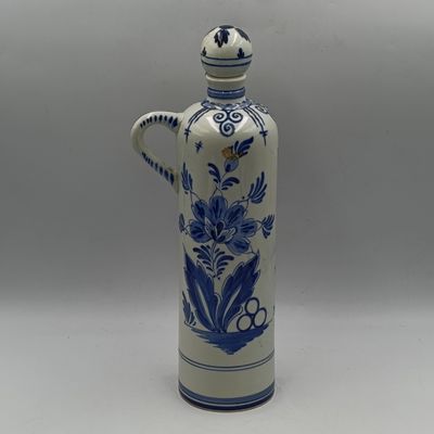 De Kuyper Distilleries Delft porcelain liquor decanter