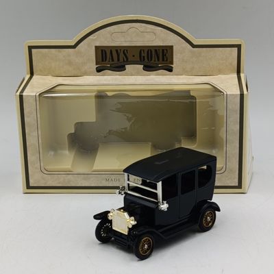 Lledo 1920 Ford Model T black model car in box
