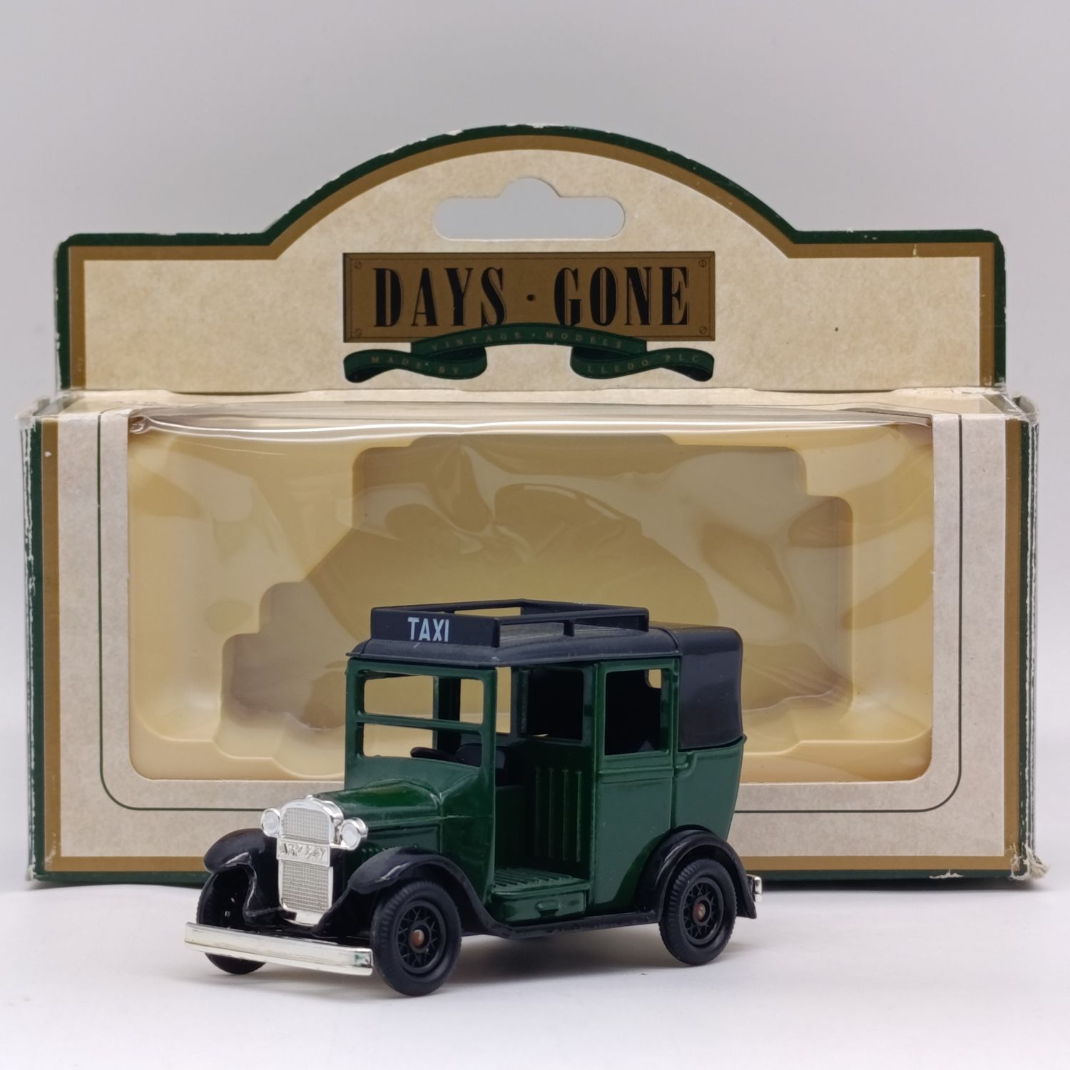 Lledo 1933 Austin Dark green taxi model car in box