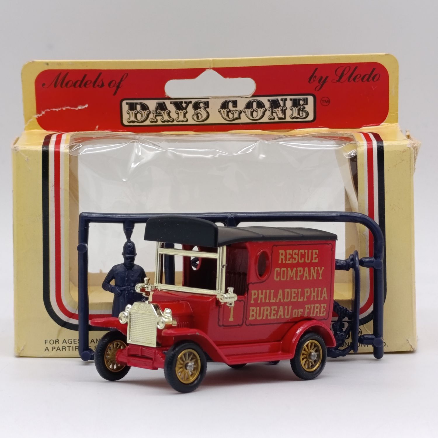 Lledo 1928 Ford Model T Rescue company Philadelphia Bureau of Fire model car in box