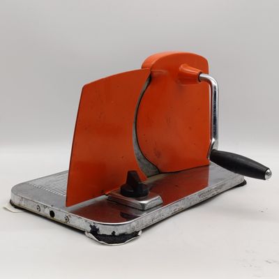 Vintage Pineware bread slicer - rubber footpieces melted