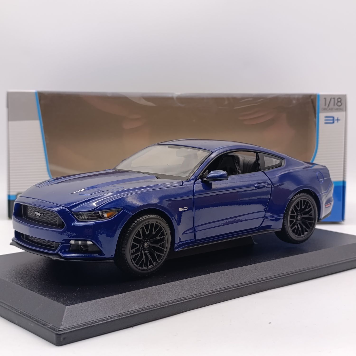 Maisto 2015 Ford Mustang die-cast model car - scale 1/18