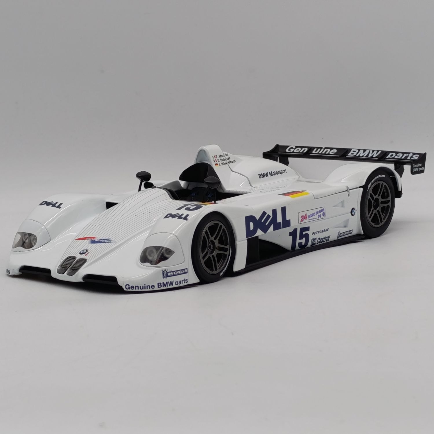 Kyosho BMW V12 LMR #15 Le Mans 24h die-cast race car model - scale 1/18 - Windshield missing
