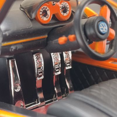 Road Signature Volkswagen Nardo W12 die-cast model car - scale 1/18